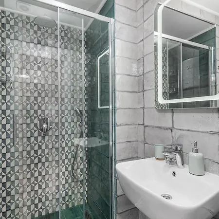 On Chaykovskogo 16 Oděsa