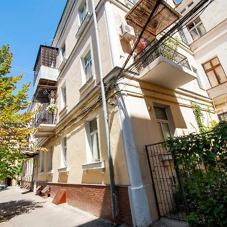On Chaykovskogo 16 * Odesa