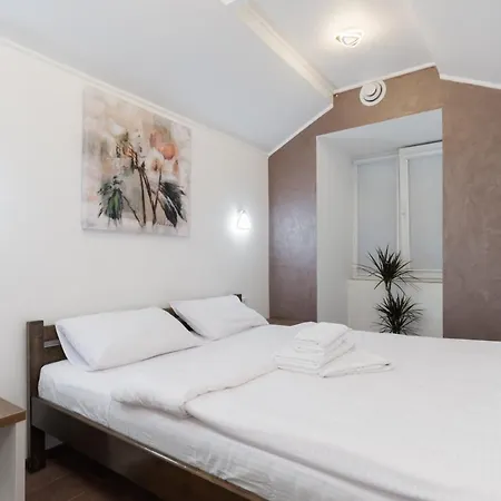 Apartment On Chaykovskogo 16 *